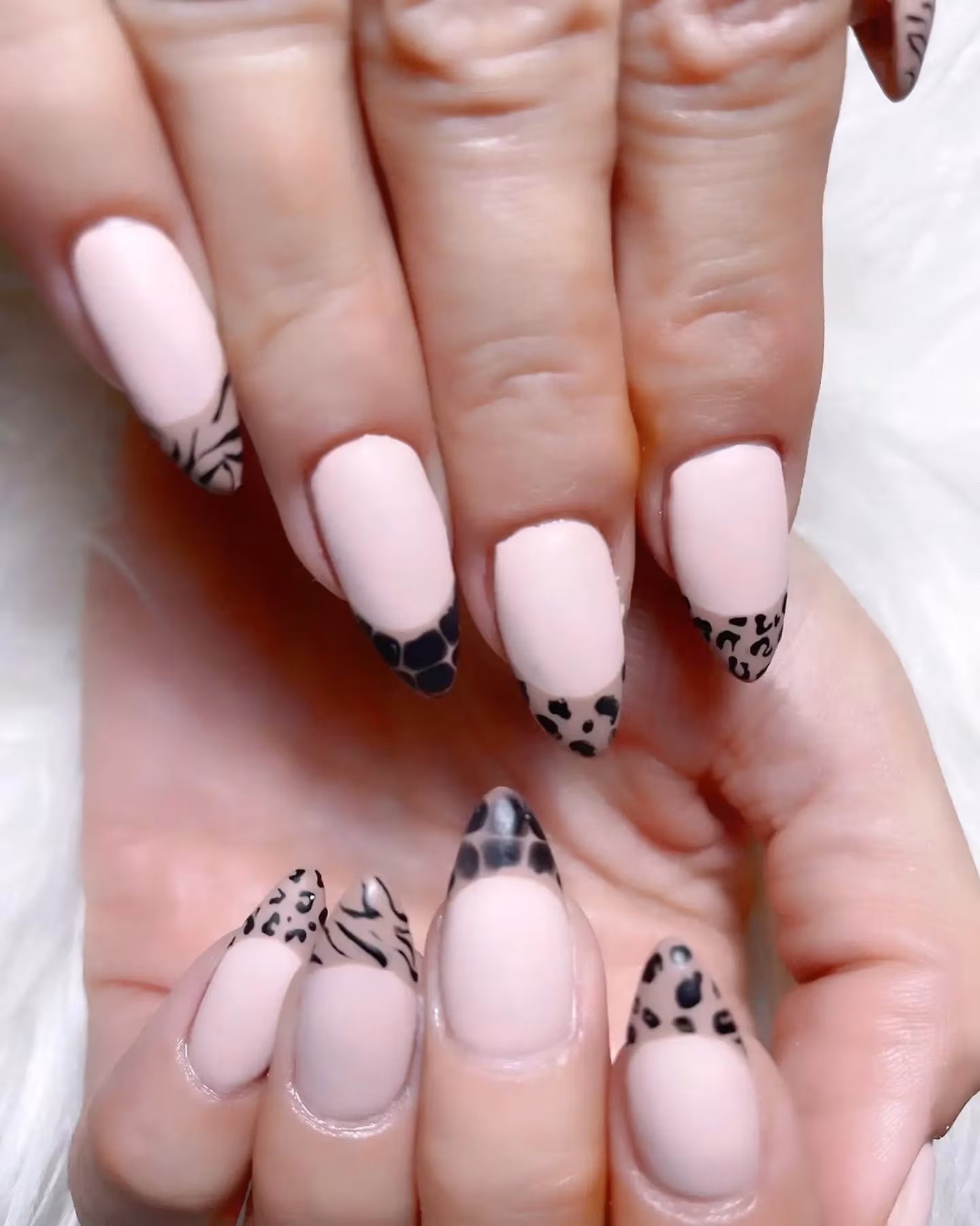 Uñas & Pies (3.avif)